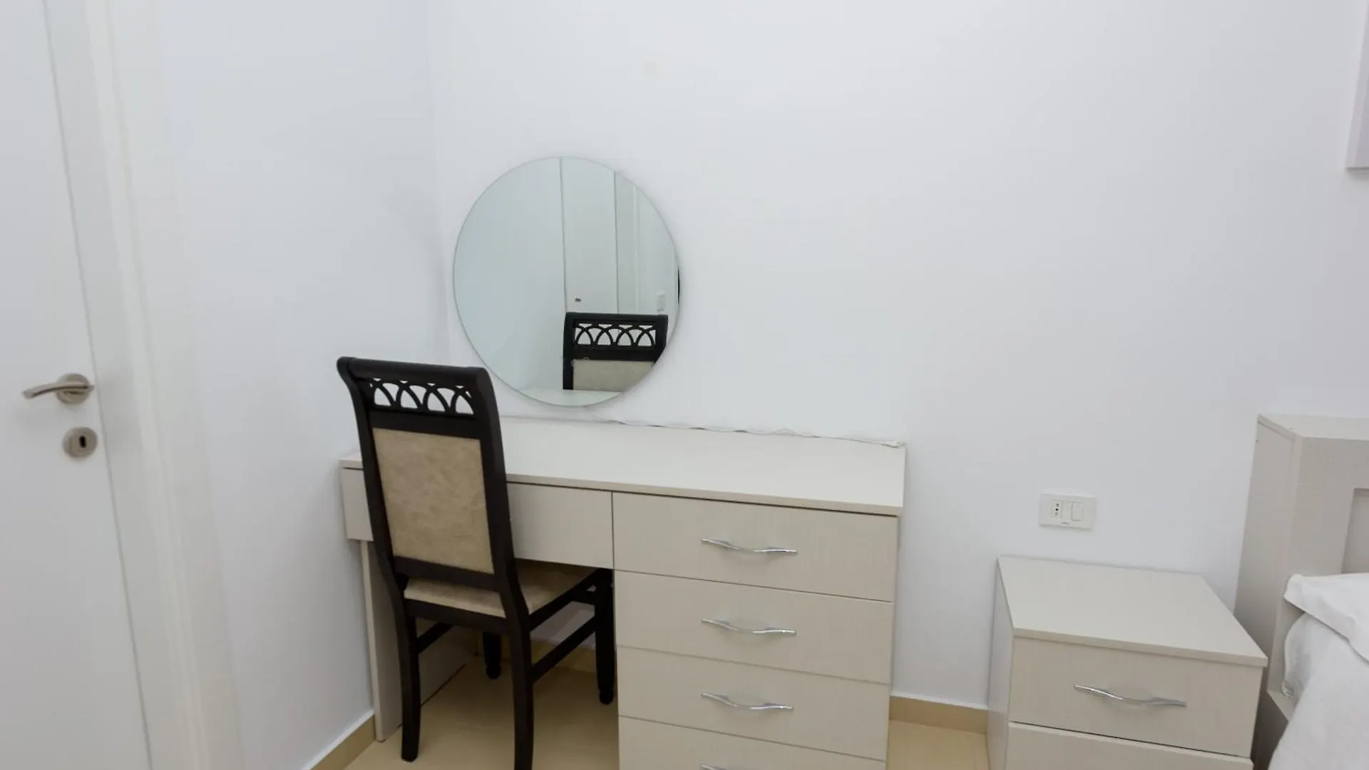 Sara Apartment Avlonya 0*,  Arnavutluk